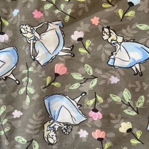 Lularoe talk and curvy Alice in wonderland leggings